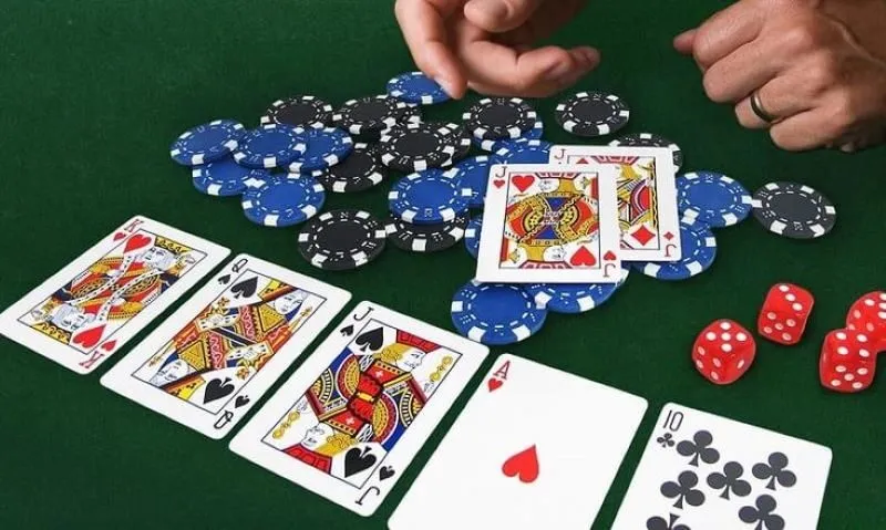 Luật chơi sâm miền Bắc có phần giống với tiến lên